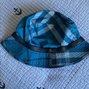 Burberry bucket rain hat